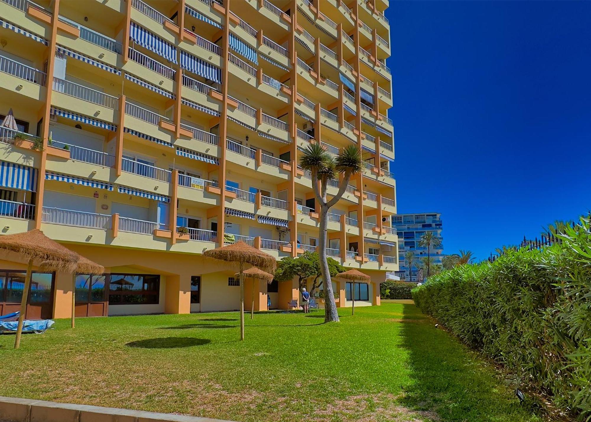 Great Studio On The Beachfront In The Center Of Marbella Exterior photo